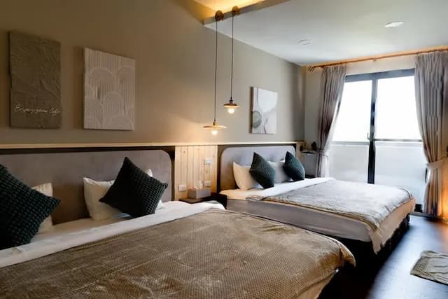 JinYou Hotel-Standard Quadruple Room-6