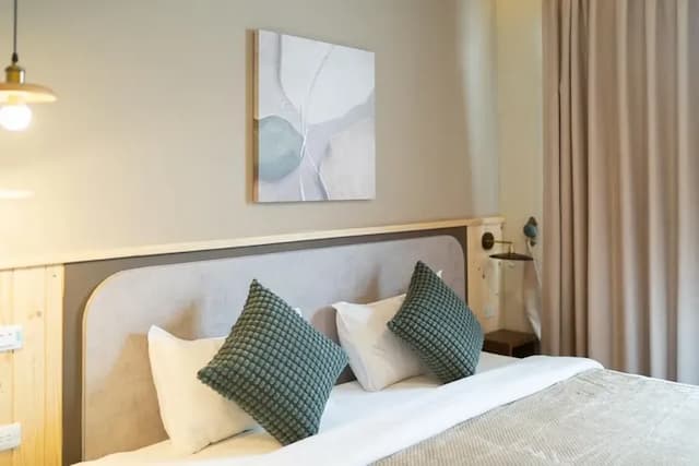 JinYou Hotel-Standard Quadruple Room-4