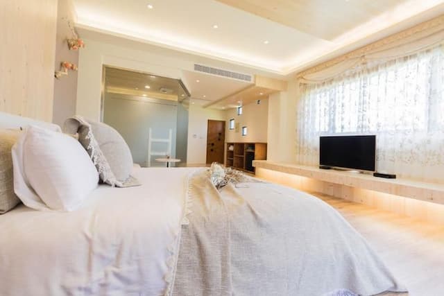 Green Light Hotel-Double Room with View A-2