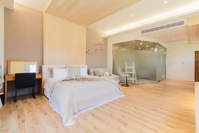 Green Light Hotel-Double Room with View A-1