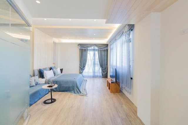 Green Light Hotel-Double Room with View B-5