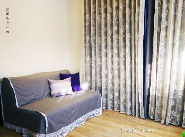 Green Light Hotel-Double Room with View C-5