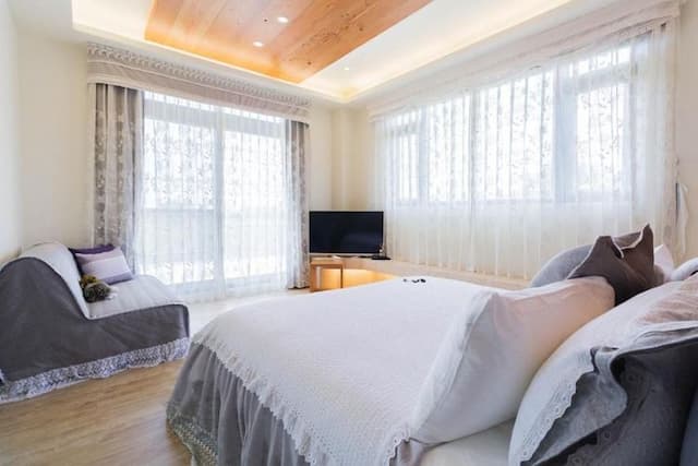 Green Light Hotel-Double Room with View C-4