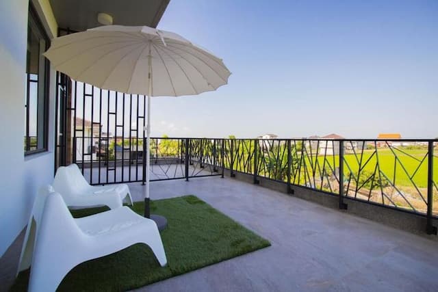 Green Light Hotel-Double Room with View C-9