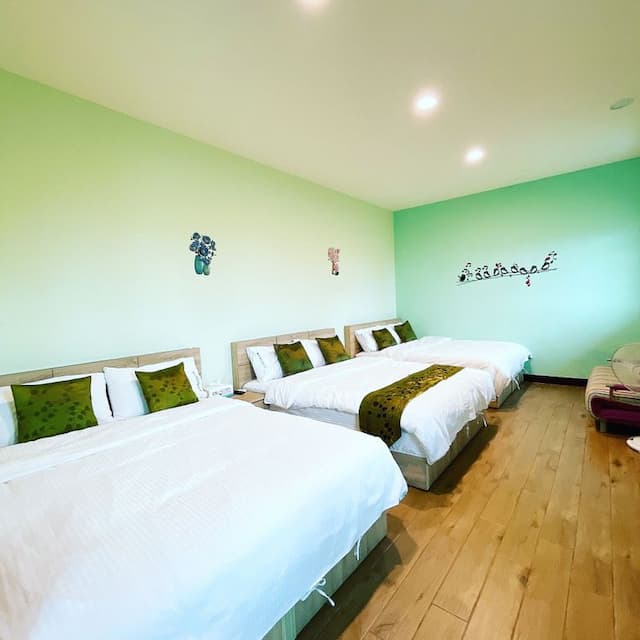 稻香田園民宿-六人家庭房(三大床)-1