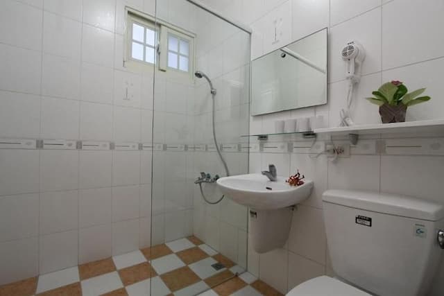 Hoshi Arashi Guest House-Deluxe Quadruple Room-4