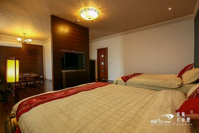 Hoshi Arashi Guest House-Deluxe Quadruple Room-5