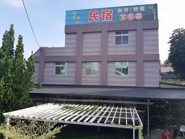 他里溫民宿-休閒背包客房（男生區）-6