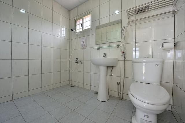 他里溫民宿-景觀四人房-8