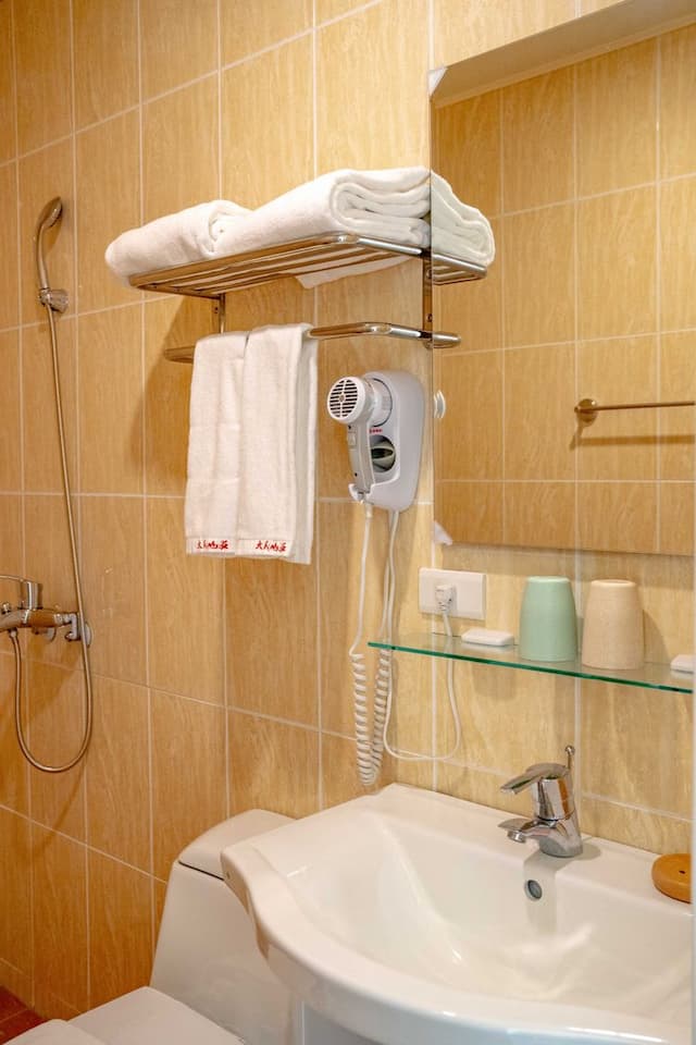 大義山莊-三床房-5