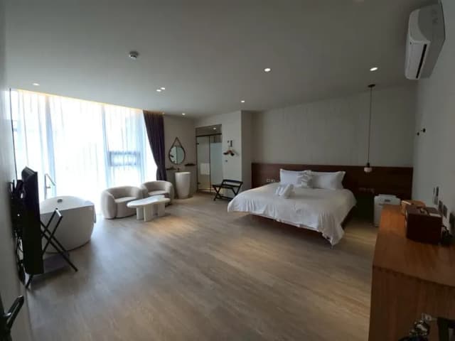 Ningxia Light-Mountain View Double Room with Bathtub-1