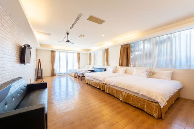 Lanhiwan Inn-Family six-person room (double bathroom)-4