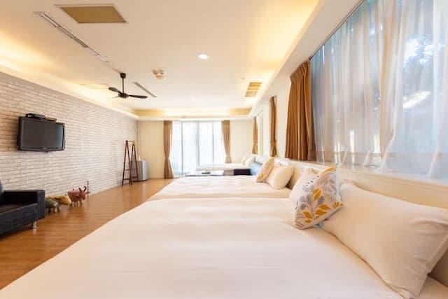 Lanhiwan Inn-Family six-person room (double bathroom)-1