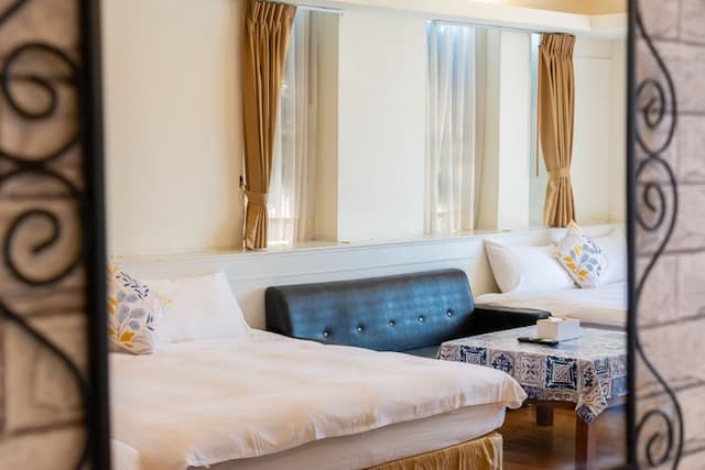 Lanhiwan Inn-Family six-person room (double bathroom)-6