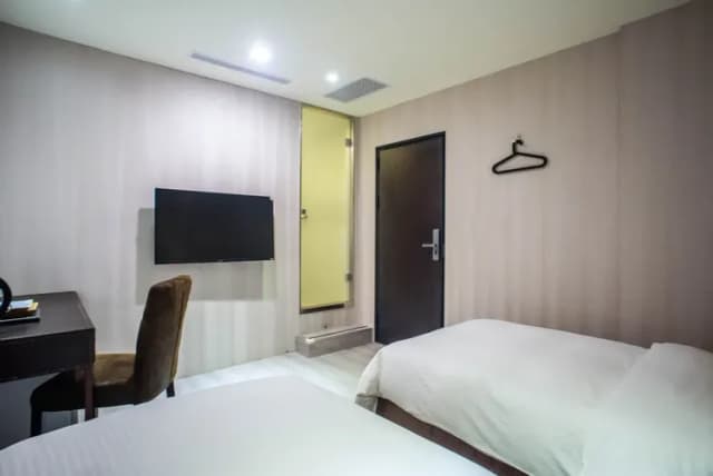 Xinshe Hotel｜Zhongli Branch-Standard Twin room without Window-2