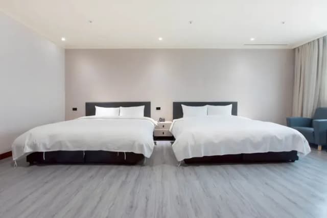 Xinshe Hotel｜Zhongli Branch-Quadruple room with City View-3