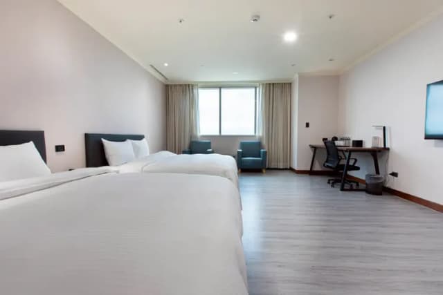 Xinshe Hotel｜Zhongli Branch-Quadruple room with City View-2
