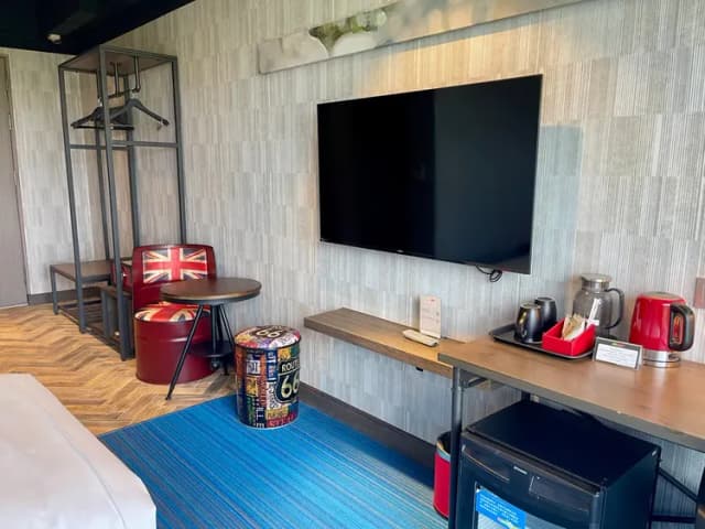 T11 T12麗寶賽車主題旅店-超能客房一床-4