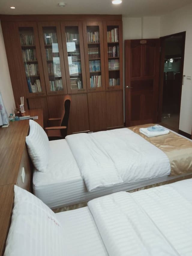 Frank B&B-Exquisite Quadruple Room-5