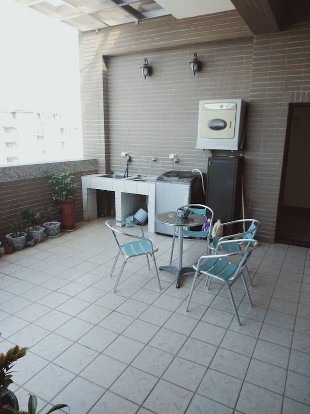 Frank B&B-Twin Room with View-6