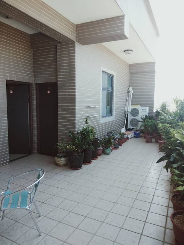 Frank B&B-Twin Room with View-5