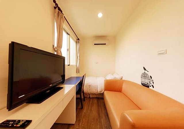 Little Backpacker-Three Person Suite-2