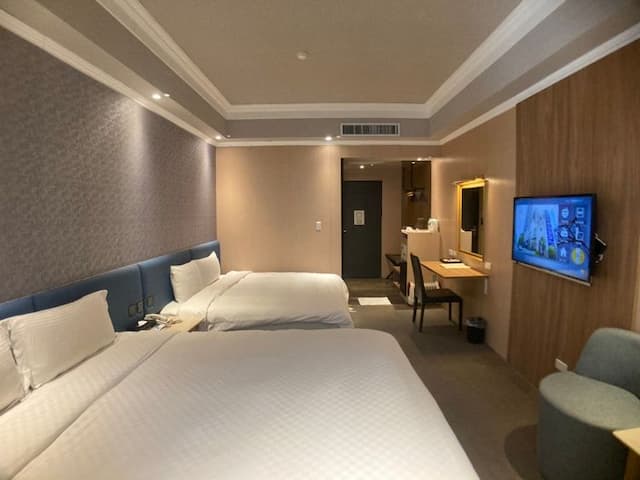 台中歐風商旅-商務四人房兩大床(有餐)-5