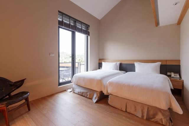 Jien Mount Villas-Family Room with Mountain View-3