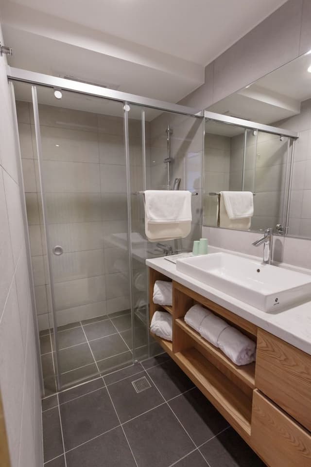 Jien Mount Villas-Family Room with Mountain View-8