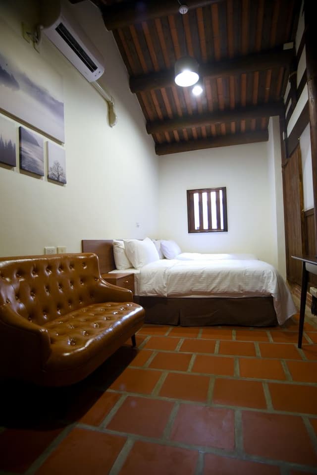 Xiexinyuan Historical Inn-Tan-1