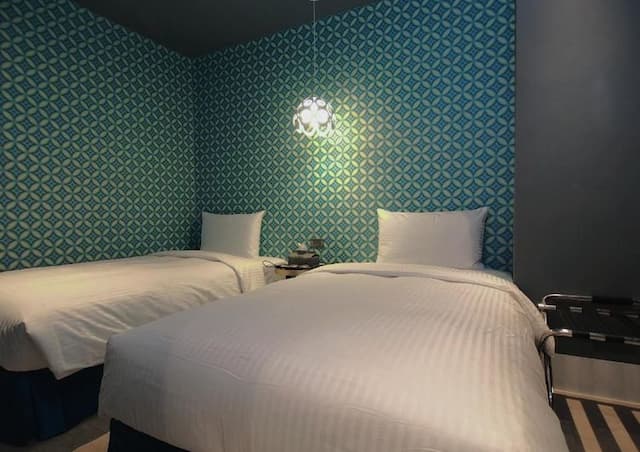 華利大旅社-標準雙床房－無窗-3