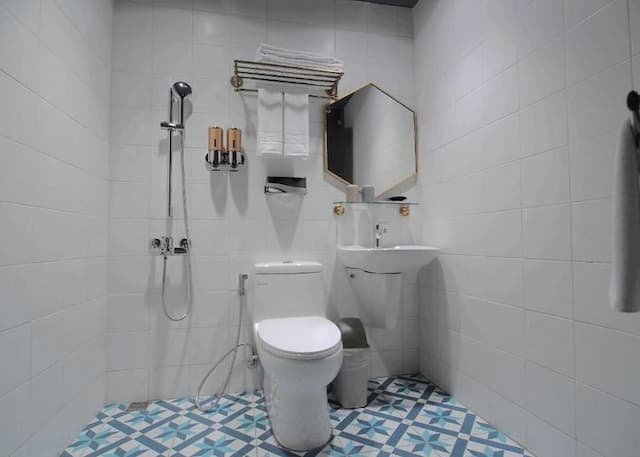 華利大旅社-標準雙人房－無窗-6