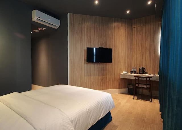 華利大旅社-街景高級雙人房-5