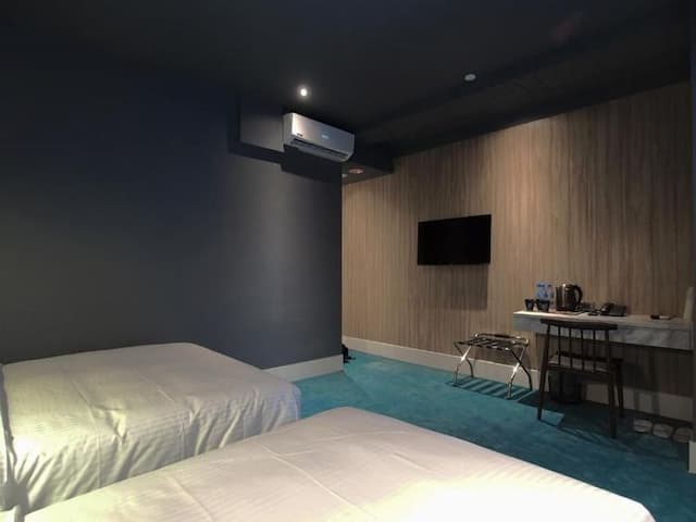 華利大旅社-高級三人間帶淋浴-2