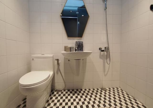 華利大旅社-高級四人間- 帶淋浴-7