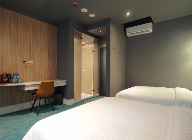 華利大旅社-高級四人間- 帶淋浴-3