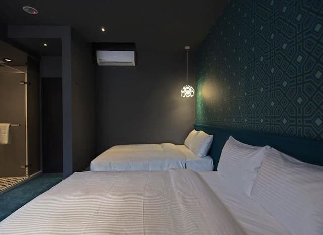 華利大旅社-高級四人間- 帶淋浴-2