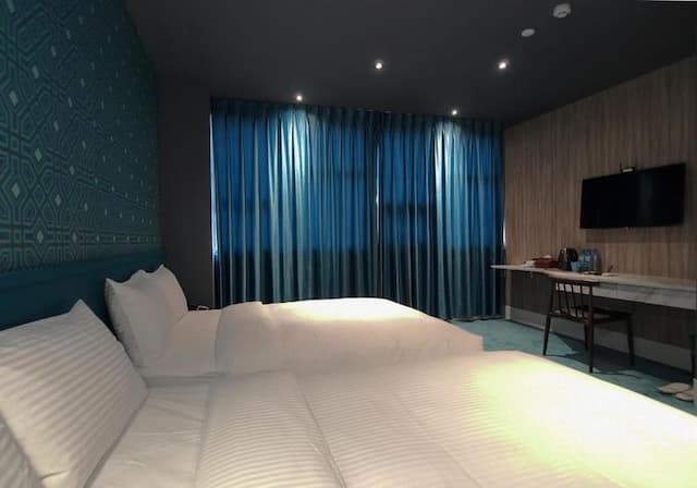 華利大旅社-高級四人間- 帶淋浴-1