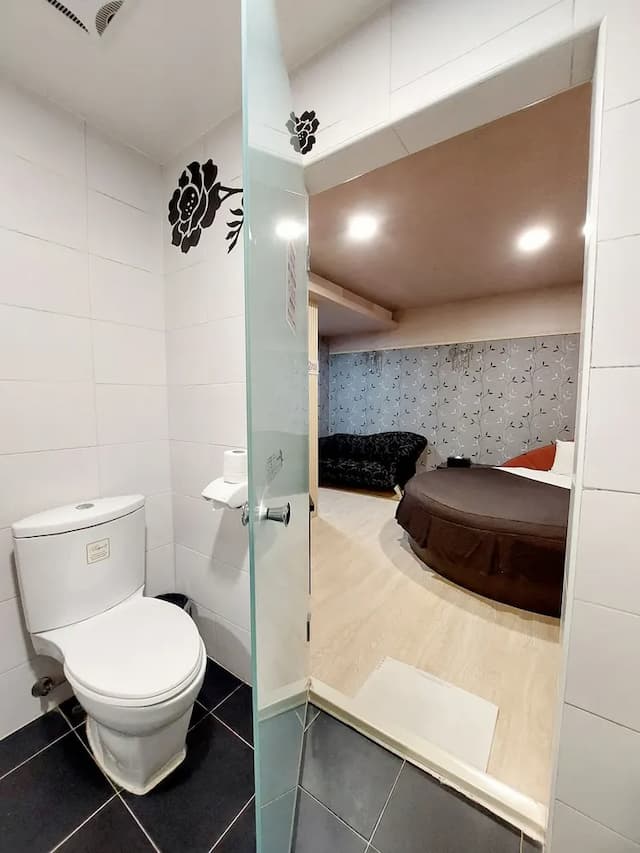 日光河堤時尚旅店｜近高雄音樂中心-舒適雙人房(圓床)-3