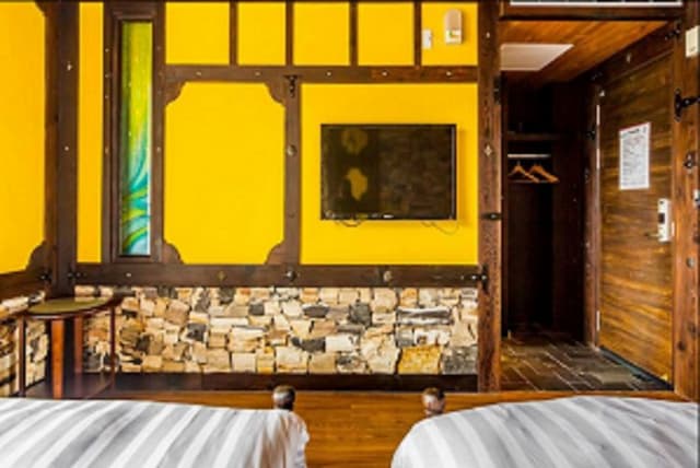 Sun Moon Lake Yongquan Bed and Breakfast-Street View Quadruple Suite-4