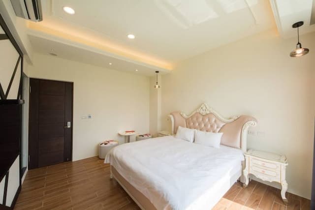 Mico Homestay-Deluxe Double Room with Bathtub-3