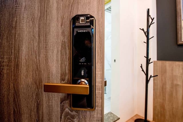 宜蘭高人氣電梯包棟民宿 | KTV&85吋大螢幕&電動麻將&按摩椅&dyson吹風機 |-301雙人房-訂房後請主動與我們聯繫（訂房前務必先看過住宿規定，說明在照片裡，自行入住）-7