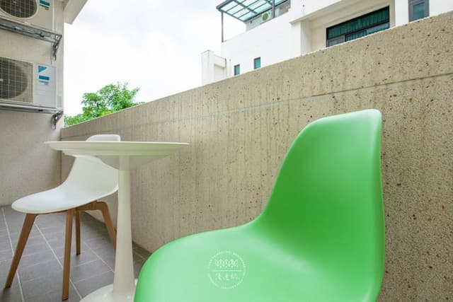 宜蘭高人氣電梯包棟民宿 | KTV&85吋大螢幕&電動麻將&按摩椅&dyson吹風機 |-301雙人房-訂房後請主動與我們聯繫（訂房前務必先看過住宿規定，說明在照片裡，自行入住）-8