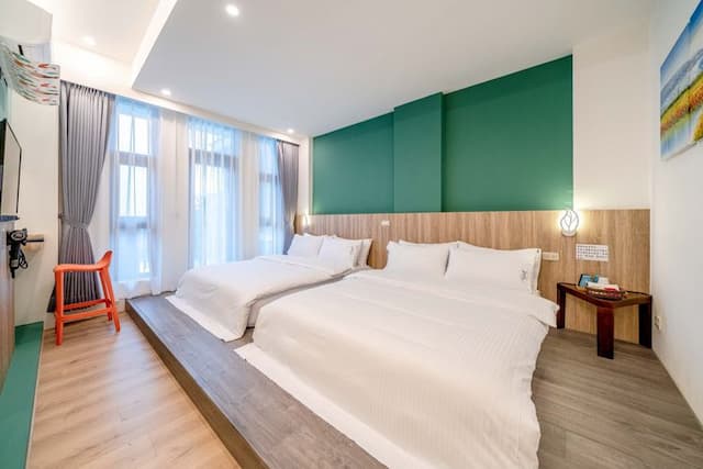 宜蘭高人氣電梯包棟民宿 | KTV&85吋大螢幕&電動麻將&按摩椅&dyson吹風機 |-302四人房-訂房後請主動與我們聯繫（訂房前務必先看過住宿規定，說明在照片裡，自行入住）-5