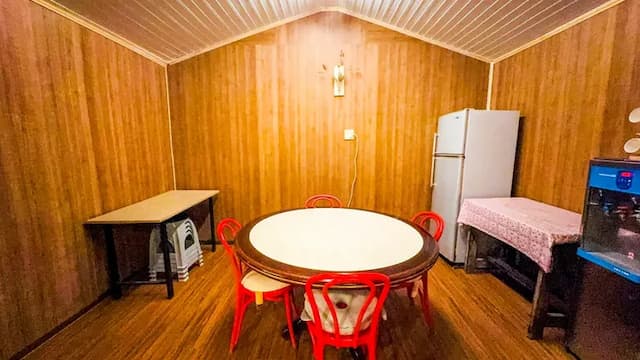 清境31民宿-貓咪親子6人房-10