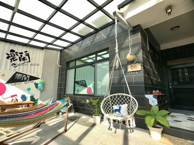 澎湖樂鬧民宿 525-12人包棟 | 雙人房*2,四人房*2-1