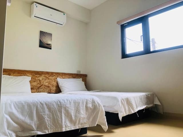 Blue Ocean Diving Homestay-Mantou Mountain View Double Suite (Accepting reservations for two nights (inclusive) or more, additional NT 700 for one person)-1