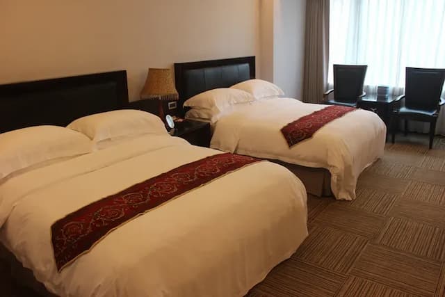 Art Spa Hotel-Standard Quad Room-4