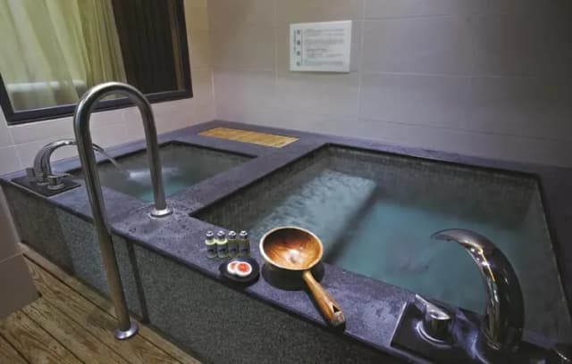 台中日光溫泉會館-生活館 豪華四人房｜一泊一食-6