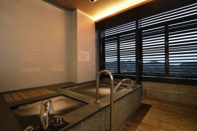 台中日光溫泉會館-生活館 豪華四人房｜一泊一食-9